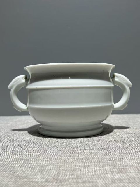 古玩陶瓷白釉雙耳香爐真品鑒賞圖