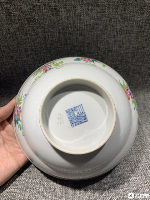 古玩陶瓷清乾隆 粉彩松鼠葡萄紋折腰碗真品鑒賞圖