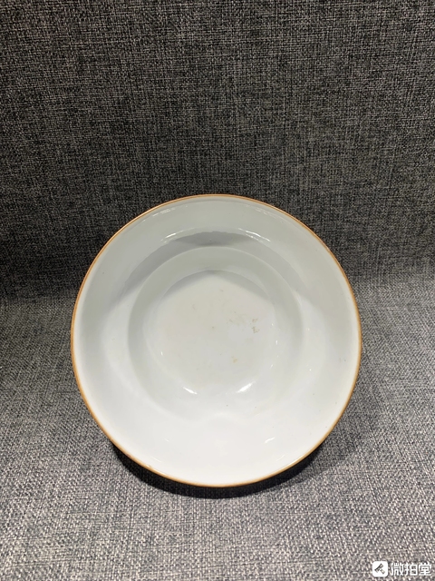 古玩陶瓷清乾隆 粉彩松鼠葡萄紋折腰碗真品鑒賞圖