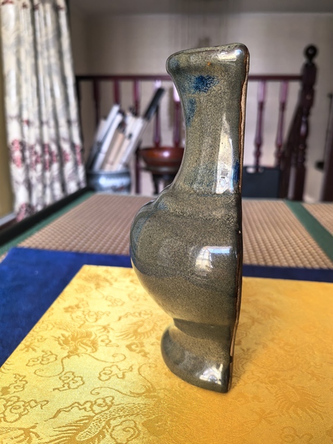 古玩陶瓷茶葉末釉壁瓶真品鑒賞圖