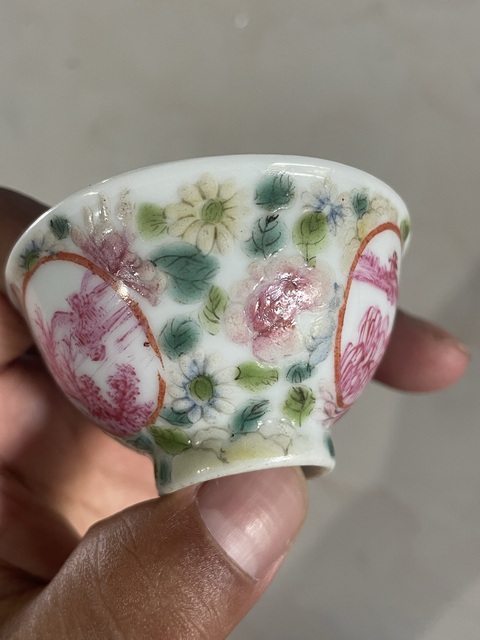 古玩陶瓷民國 粉彩百花不落地開窗山水杯真品鑒賞圖