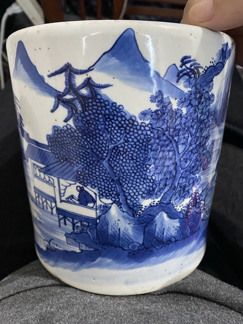 古玩陶瓷人物山水紋青花筆筒真品鑒賞圖