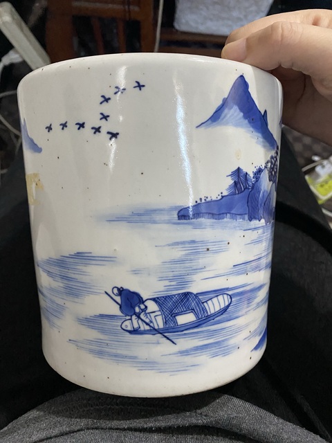 古玩陶瓷人物山水紋青花筆筒真品鑒賞圖
