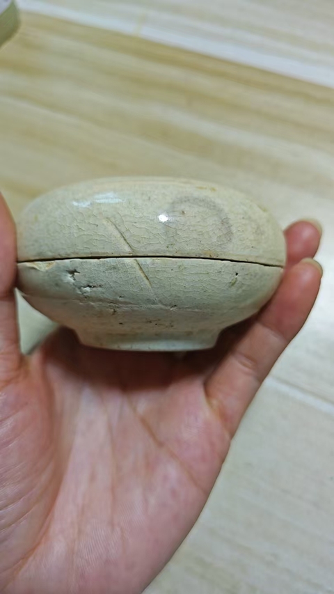 古玩陶瓷白吉州刻梅花蓋盒真品鑒賞圖