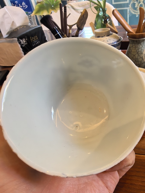 古玩陶瓷花卉紋青花碗真品鑒賞圖