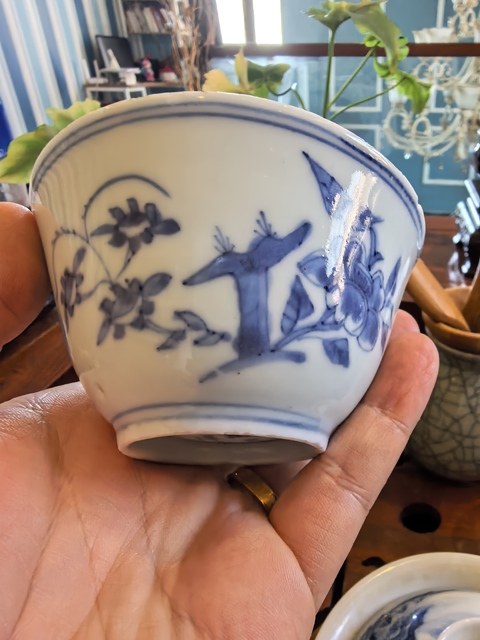 古玩陶瓷花卉紋青花碗真品鑒賞圖