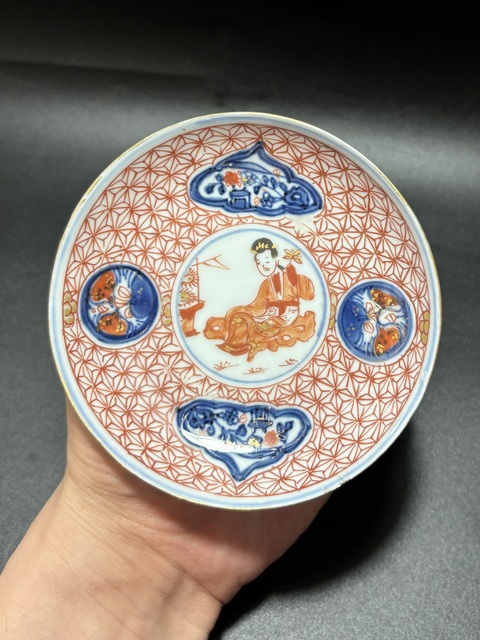 古玩陶瓷青花礬紅描金開窗山水人物臥盤真品鑒賞圖