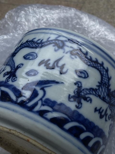 古玩陶瓷青花雙龍戲珠紋香爐真品鑒賞圖