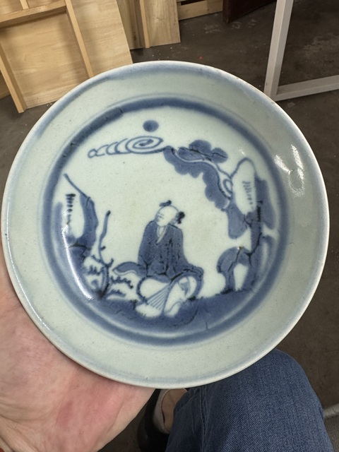 古玩陶瓷人物紋青花盤真品鑒賞圖