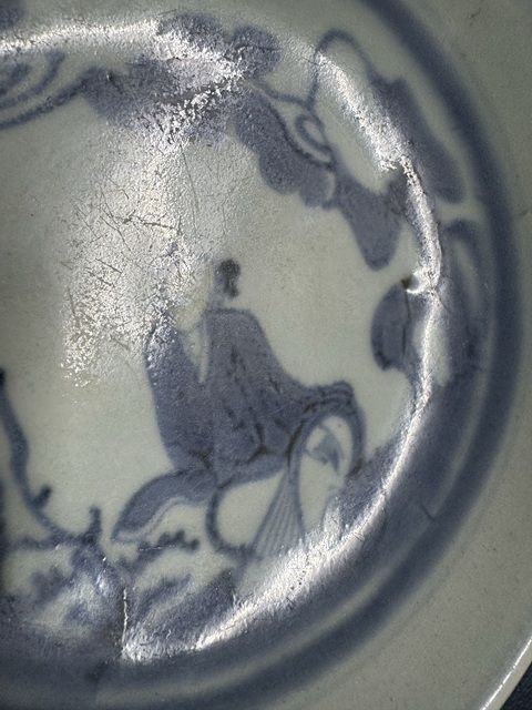 古玩陶瓷人物紋青花盤真品鑒賞圖