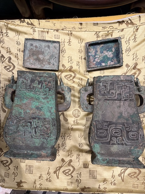 古玩銅器龍紋方壺真品鑒賞圖