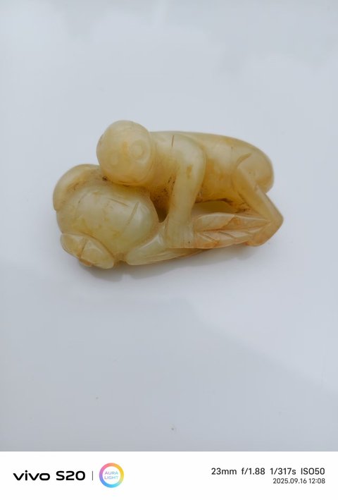 古玩玉器和田玉雕“猴子”把件真品鑒賞圖