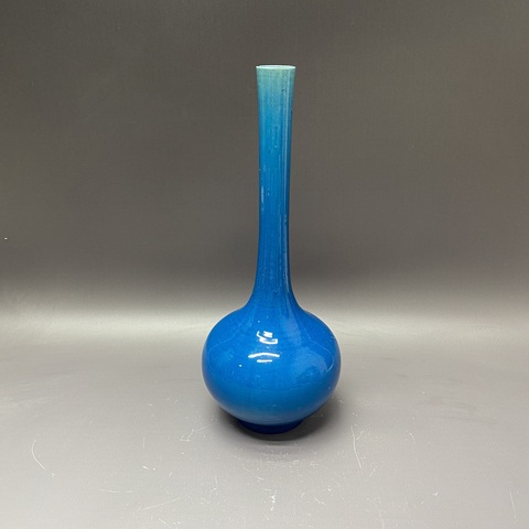 古玩陶瓷孔雀藍(lán)釉長頸瓶真品鑒賞圖