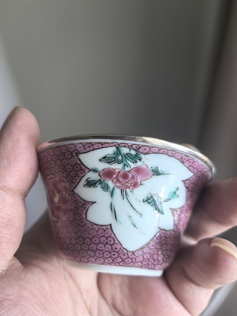 古玩陶瓷仕女嬰戲粉彩杯盤真品鑒賞圖