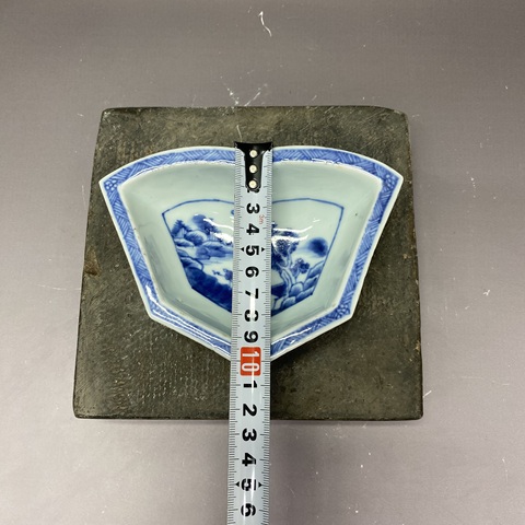 古玩陶瓷清乾隆·人物山水紋青花盤拍賣，當(dāng)前價(jià)格900元