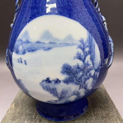 古玩陶瓷灑藍釉開光青花山水紋雙耳尊真品鑒賞圖