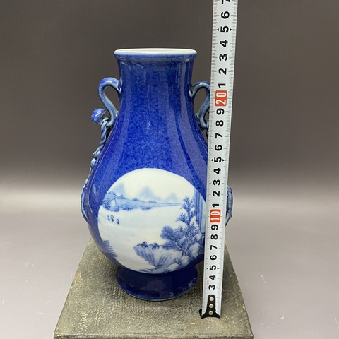 古玩陶瓷灑藍釉開光青花山水紋雙耳尊真品鑒賞圖