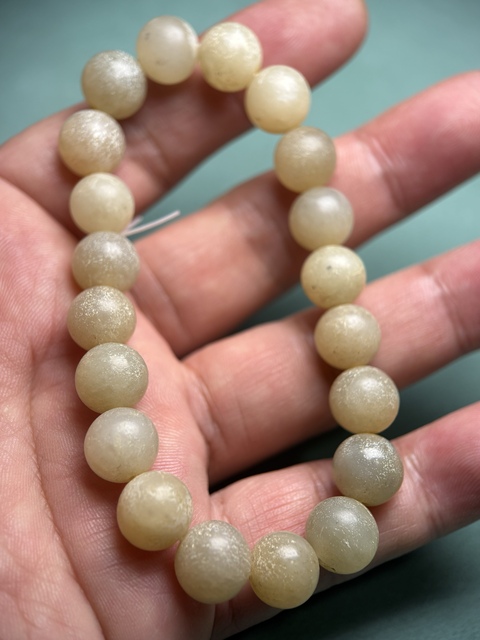 古玩玉器明代滿灰皮玉珠子手鏈2拍賣，當前價格9800元