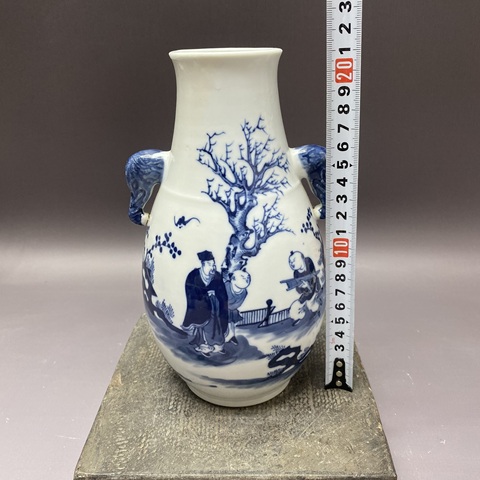 古玩陶瓷人物紋青花雙象鼻耳尊真品鑒賞圖