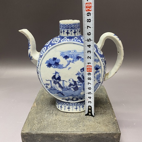 古玩陶瓷人物山水紋青花執壺真品鑒賞圖