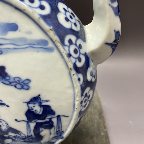 古玩陶瓷人物山水紋青花執壺真品鑒賞圖