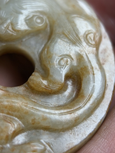 古玩玉器元代紅沁龍璧拍賣，當(dāng)前價(jià)格28600元