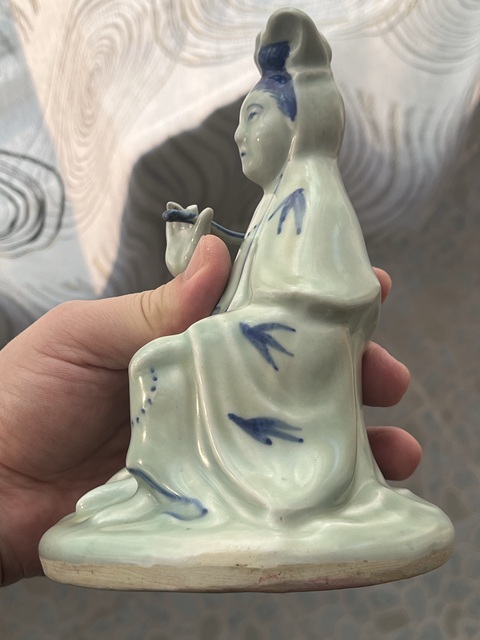 古玩陶瓷青白釉觀音瓷塑像真品鑒賞圖