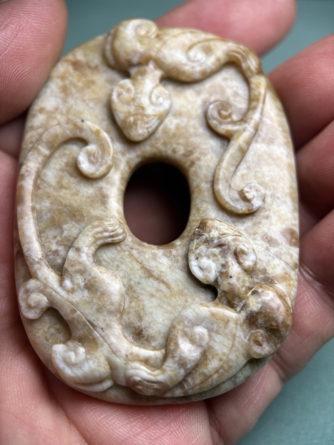古玩玉器明代美沁龍紋異形璧拍賣，當前價格20800元