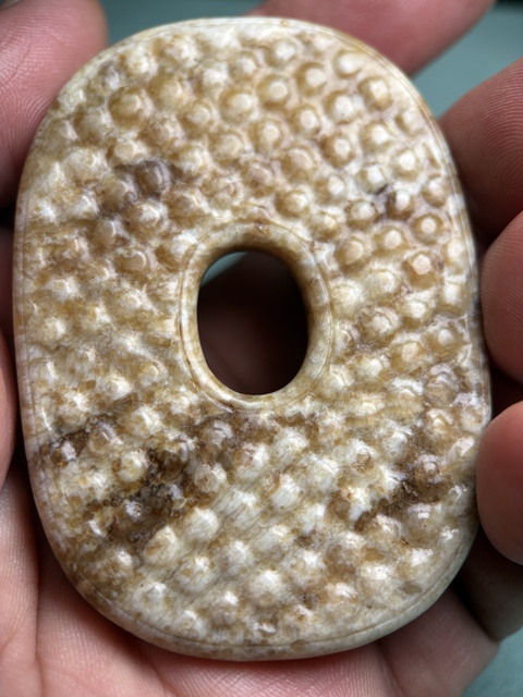 古玩玉器明代美沁龍紋異形璧拍賣，當前價格20800元