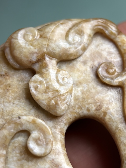 古玩玉器明代美沁龍紋異形璧拍賣，當前價格20800元