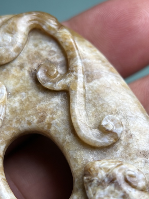 古玩玉器明代美沁龍紋異形璧拍賣，當前價格20800元