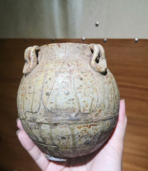 古玩陶瓷青釉蓮紋四系罐真品鑒賞圖