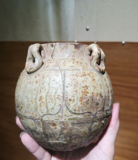 古玩陶瓷青釉蓮紋四系罐真品鑒賞圖