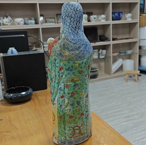 古玩陶瓷福星粉彩塑像真品鑒賞圖