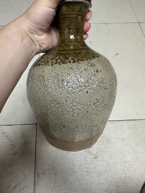 古玩陶瓷清末民初時(shí)期花卉紋瓶真品鑒賞圖