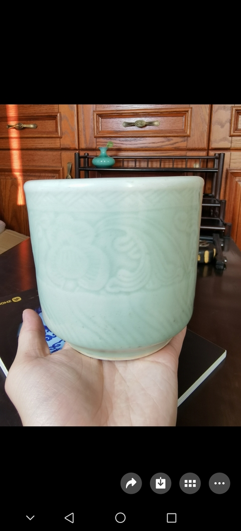 古玩陶瓷豆青釉刻花香爐真品鑒賞圖