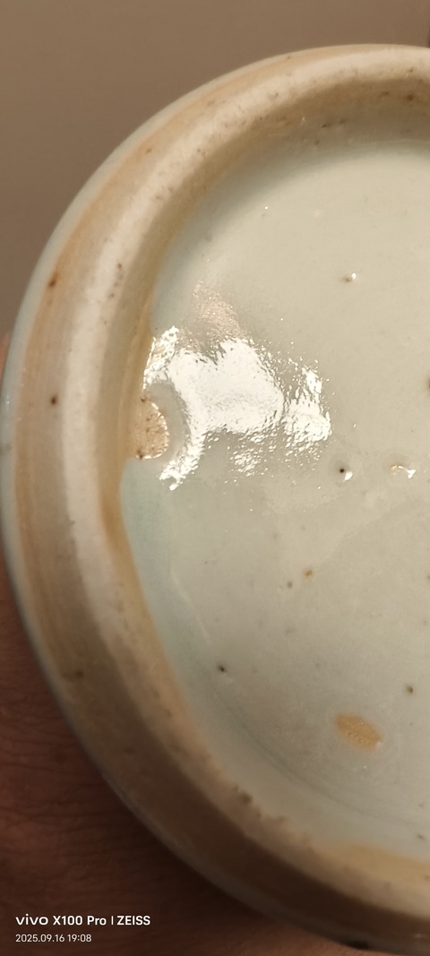 古玩陶瓷清早期鐵線描人物紋瓶真品鑒賞圖