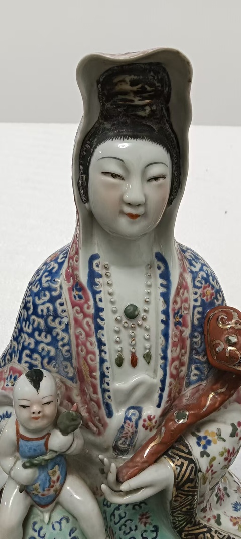 古玩陶瓷民國時期粉彩送子觀音瓷塑真品鑒賞圖