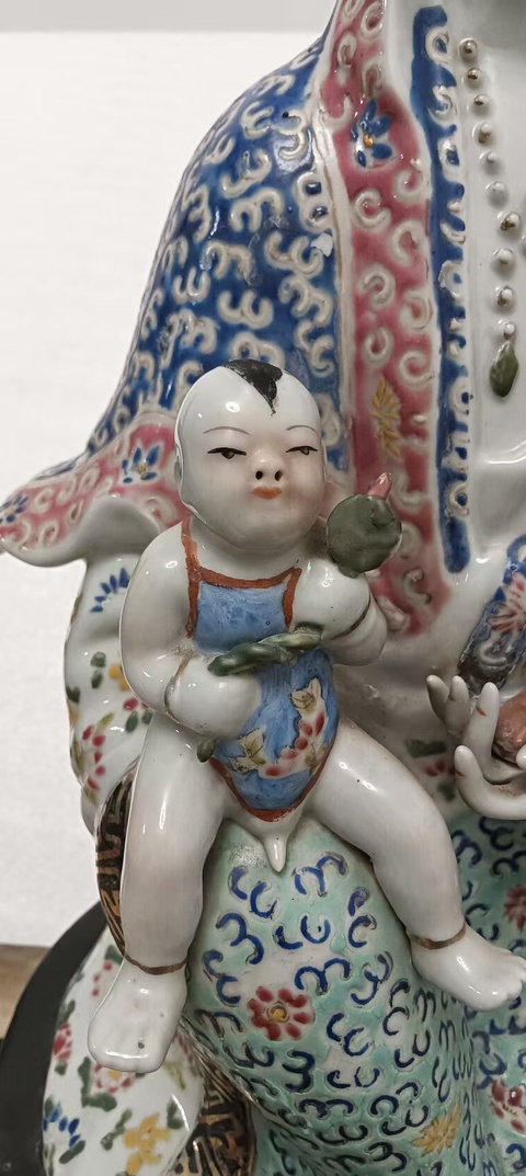 古玩陶瓷民國時期粉彩送子觀音瓷塑真品鑒賞圖