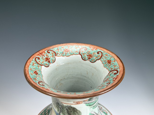 古玩陶瓷清晚期·五彩仕女人物故事紋觀音大瓶拍賣，當前價格18888元