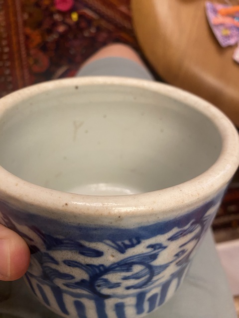 古玩陶瓷青花纏枝花卉紋三足爐真品鑒賞圖