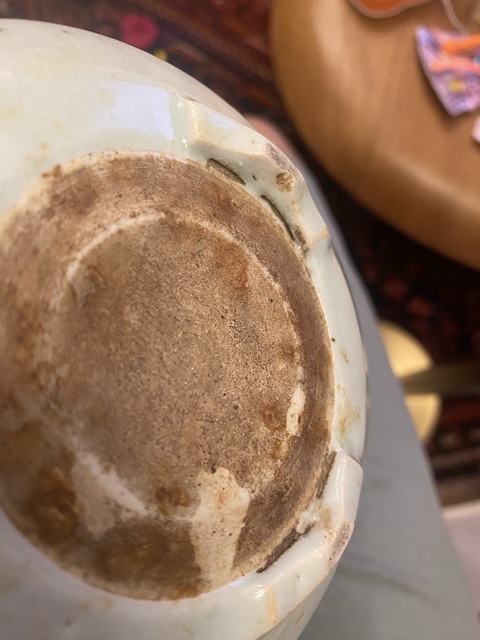 古玩陶瓷青花纏枝花卉紋三足爐真品鑒賞圖