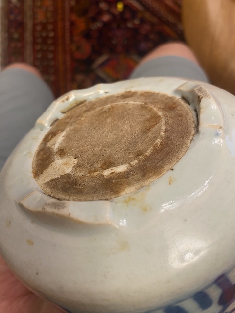 古玩陶瓷青花纏枝花卉紋三足爐真品鑒賞圖