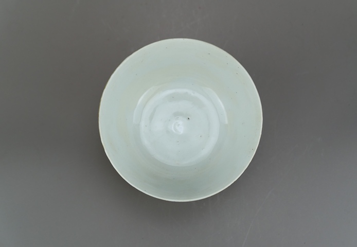 古玩陶瓷清晚期.紫金釉花鳥(niǎo)紋茶碗（傳世品）拍賣(mài)，當(dāng)前價(jià)格33元