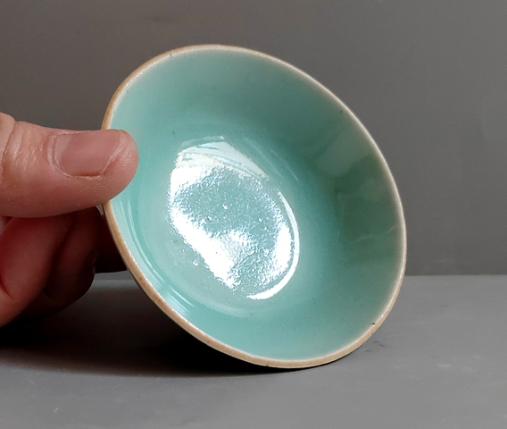 古玩陶瓷豆青釉杯真品鑒賞圖