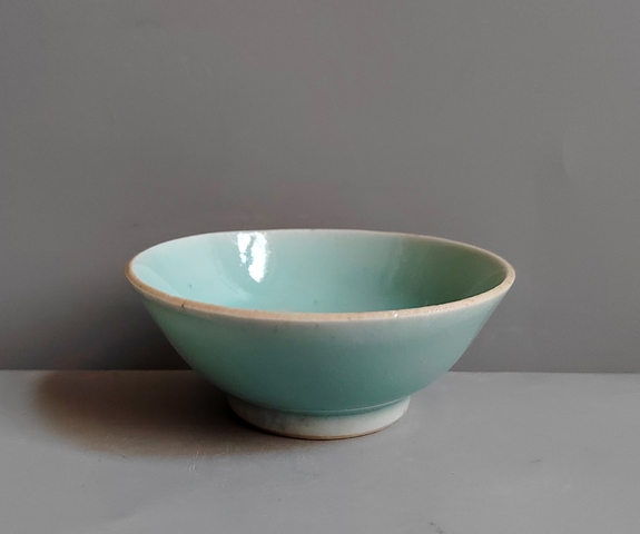 古玩陶瓷豆青釉杯真品鑒賞圖