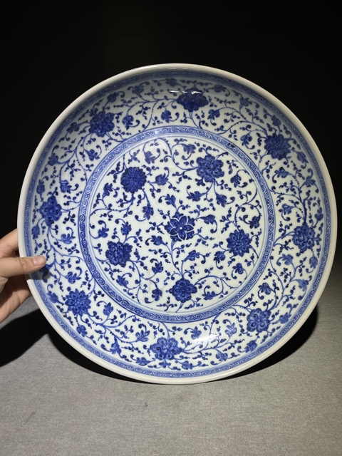 古玩陶瓷清乾隆 青花纏枝蓮紋大盤(pán)真品鑒賞圖