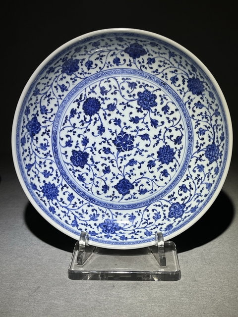 古玩陶瓷清乾隆 青花纏枝蓮紋大盤(pán)真品鑒賞圖