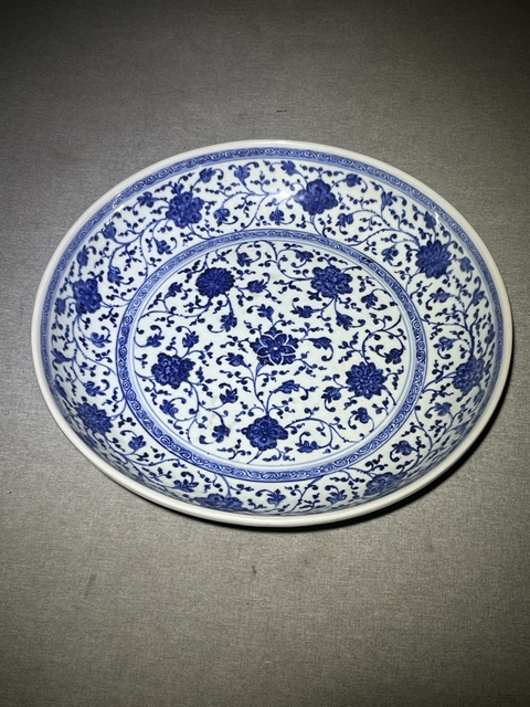 古玩陶瓷清乾隆 青花纏枝蓮紋大盤(pán)真品鑒賞圖