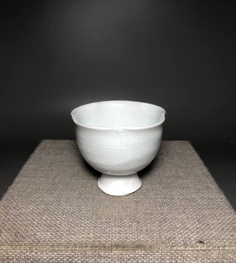 古玩陶瓷青白釉花口杯真品鑒賞圖